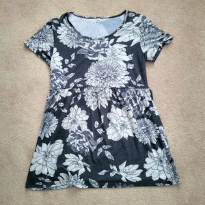 (SOLD) Maternity Top Sz M